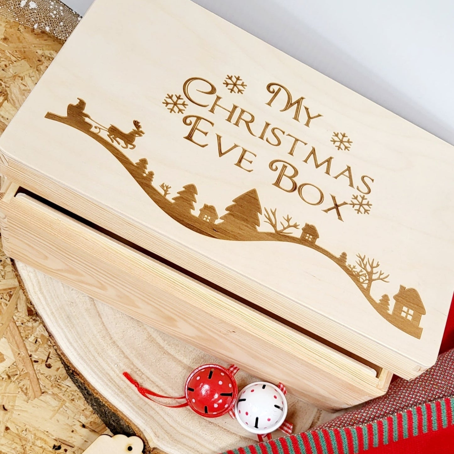 Christmas Scene Engraved Christmas (Eve) Box