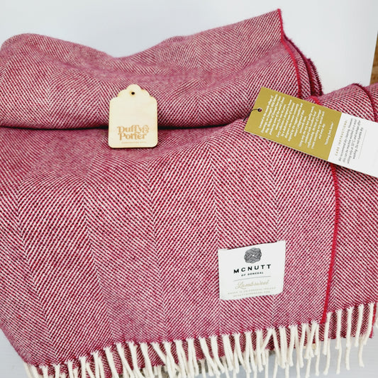 McNutt Lambswool Throw Supersoft Spotted Cranberry