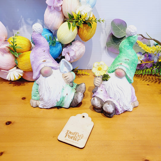 Gnome Duo with spade and flower