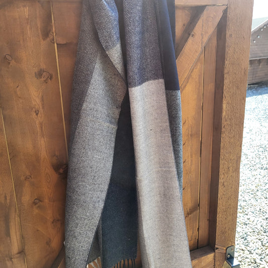 Scarf modern squares - black/charcoals
